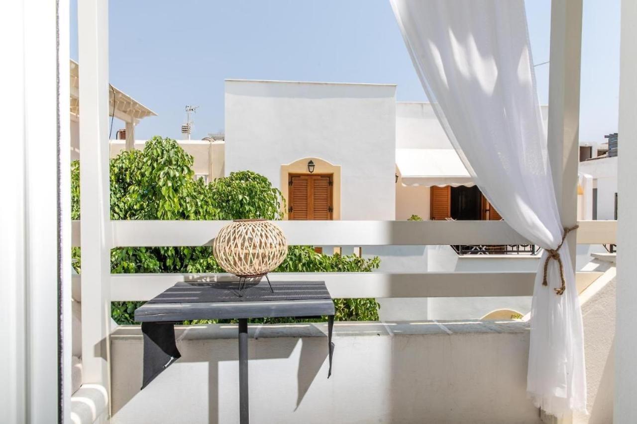 Blue Heart Luxury Suites Naxos City エクステリア 写真
