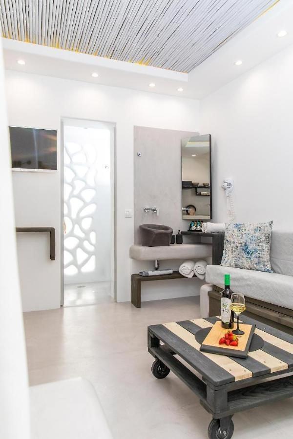 Blue Heart Luxury Suites Naxos City エクステリア 写真