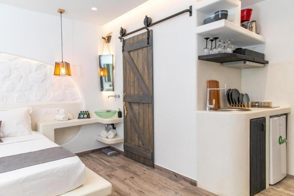 Blue Heart Luxury Suites Naxos City エクステリア 写真