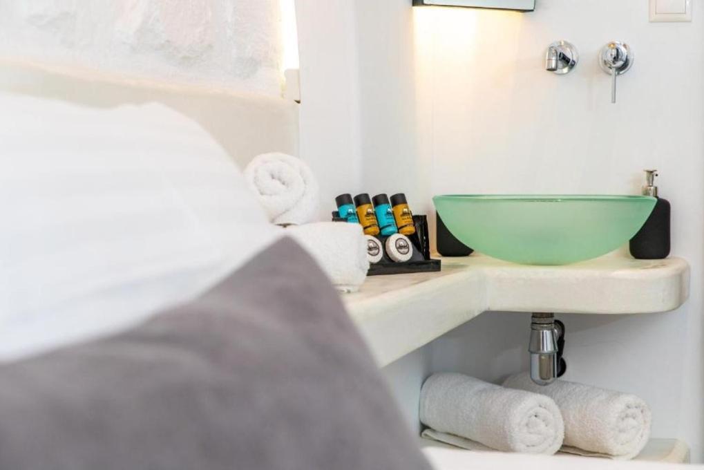 Blue Heart Luxury Suites Naxos City エクステリア 写真