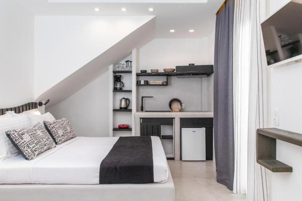 Blue Heart Luxury Suites Naxos City エクステリア 写真