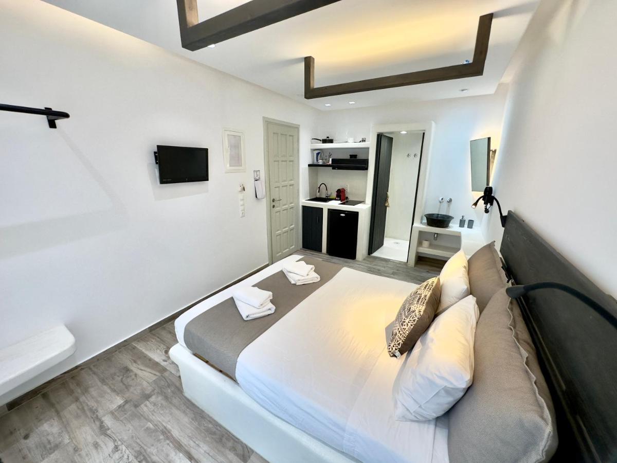Blue Heart Luxury Suites Naxos City エクステリア 写真