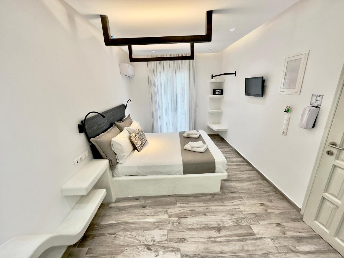 Blue Heart Luxury Suites Naxos City エクステリア 写真